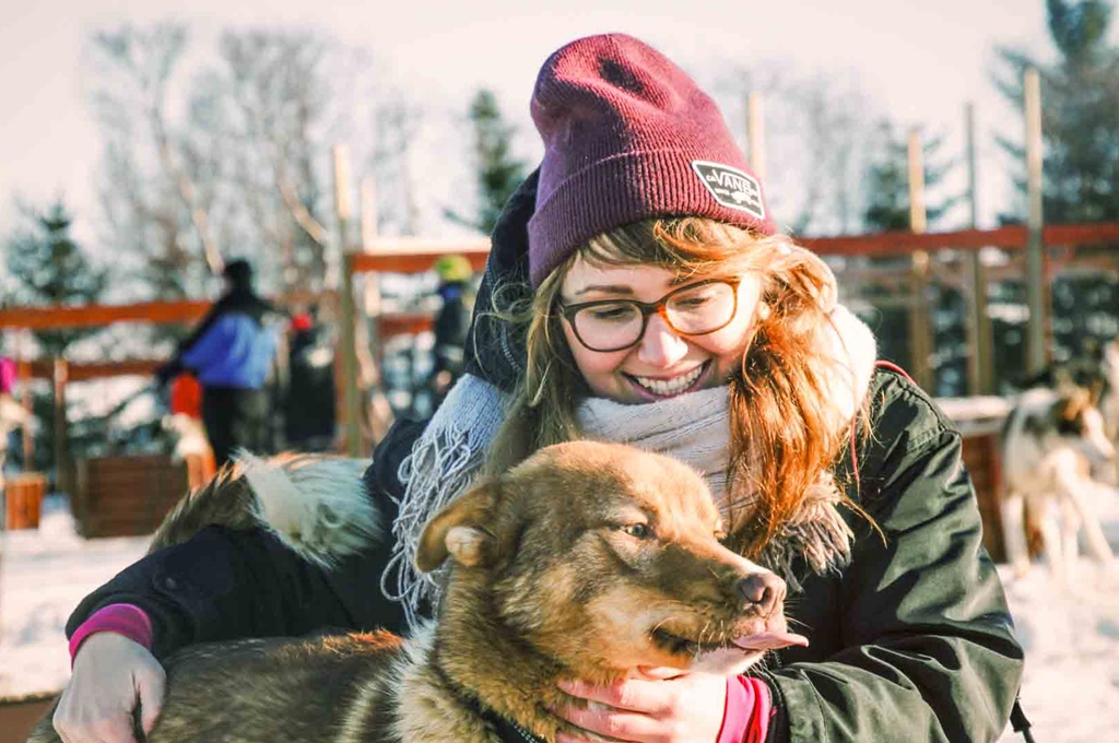 Ziua 3: Tromso - Vizita unei ferme de Husky (optional) - Circuit Tromso - La vanatoare de Aurore Boreale in Norvegia